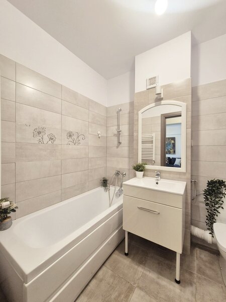 Doua camere, ap. superb mobilat, parcare, 8 minute metrou Nicolae Teclu, comision 0%